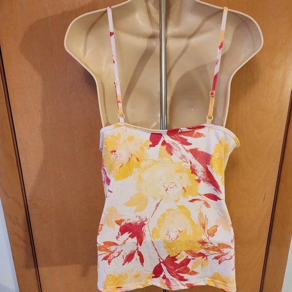 BCBG MAXAZRIA WOMENS BLOUSE - FLORAL DESIGN - SIZE MEDIUM NEW WITH TAG - Picture 2 of 3